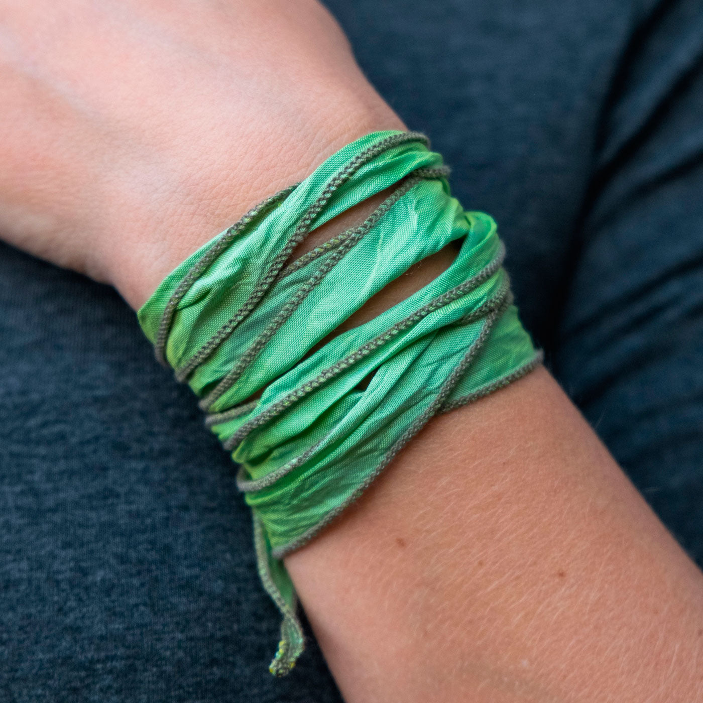 Bracciale Seta Tonalità Verde